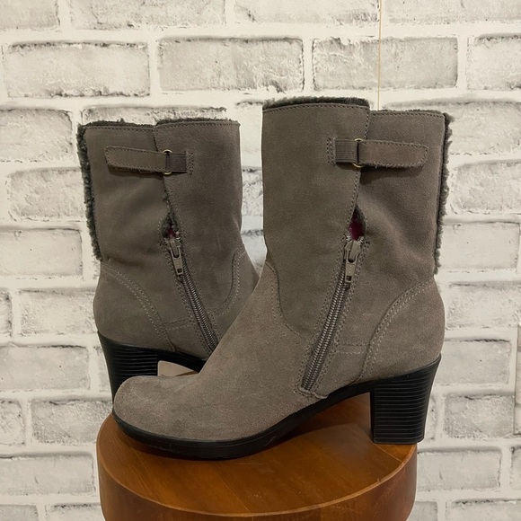 Women’s Clarks gray suede bendable Dream Moto fur booties boots fashion 6.5 - Picture 6 of 7
